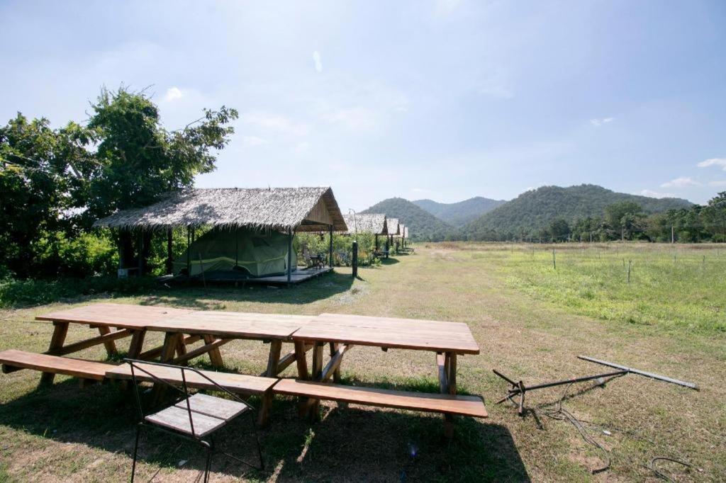 Oyo 75374 Baan Rak Mai Hotel Kanchanaburi Exterior photo